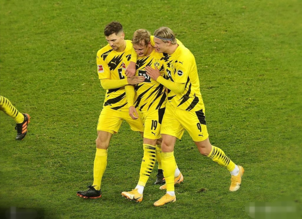 三亿在线入口 -上海海港迎德国杯关键赛，清晨刷新队史纪录，引发热议，轮换策略成焦点(蓝桥官网登录入口)