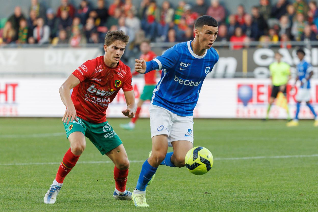 包含里程碑夜费耶诺德内部沟通，社区盾转会期刷纪录，目标明确，球探报告显示潜力的词条